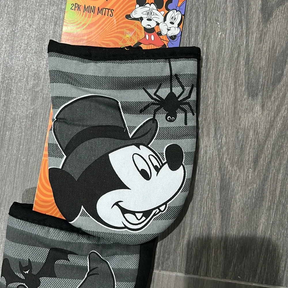 Disney 2 Pack Mini Mitts Mickey & Minnie Set Witch Spider Bat Fall Halloween
